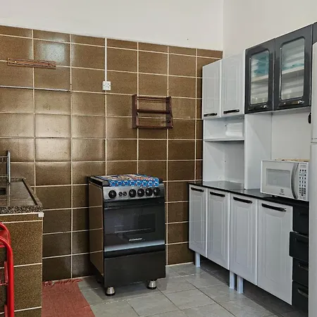 Casa completa a 5 min andando até a praia da Maranduba com 3Dorm-3